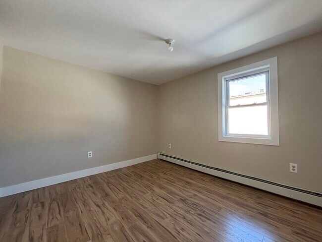 Bedroom - 355 River Dr