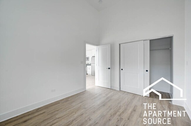 Foto del edificio - 4731 N Western Ave