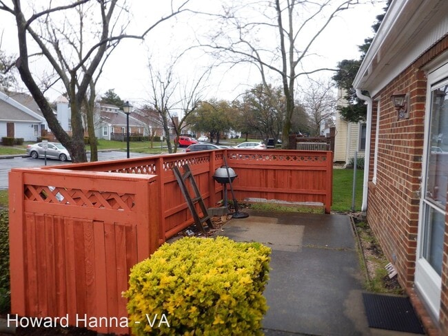 Building Photo - 2 br, 1 bath House - 1424 Lake Geneve Drive