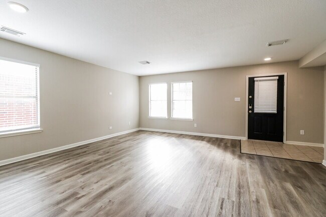 Foto del edificio - 15406 Hensen Creek Dr