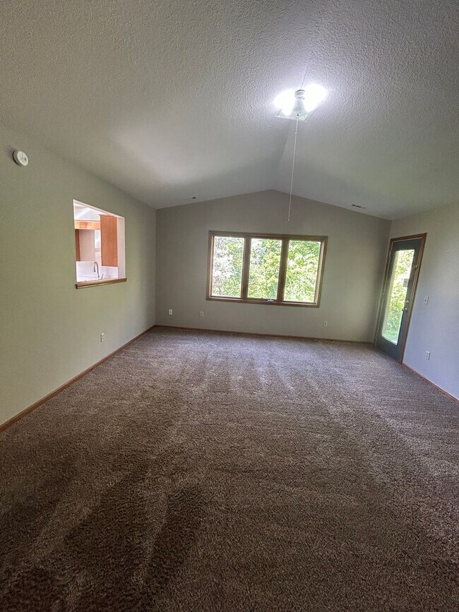 Foto del edificio - 1528 Flagstone Dr