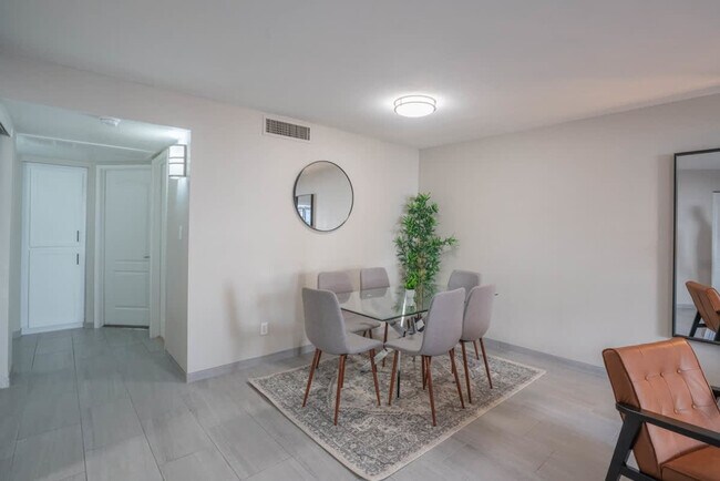 Foto del edificio - 8550 E McDowell Rd