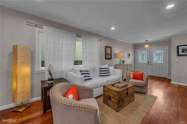 Building Photo - 3 br, 2.5 bath House - 1613 Armour Ln