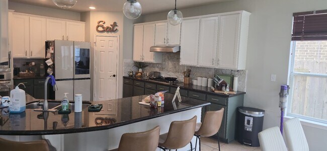 Foto del edificio - 8153 Tranquil Lake Way