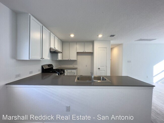 Foto del edificio - 4 br, 2 bath House - 7218 Duck Pond