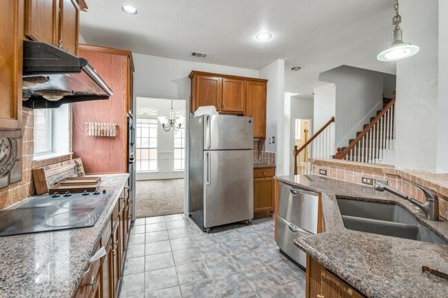 Photo - 413 Majesty Dr House