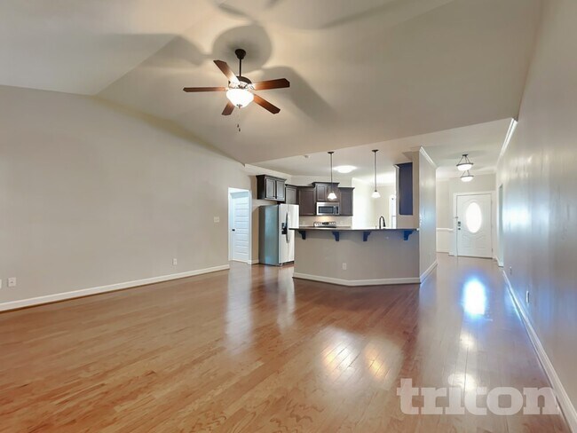Foto del edificio - 102 Pinewinds Ct