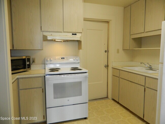 Building Photo - 803 Rockledge Dr