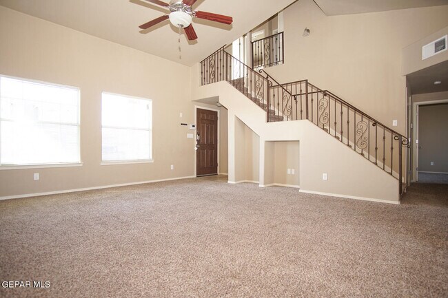 Foto del edificio - 12945 Hueco Hill Dr