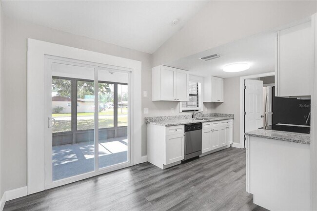 Building Photo - 7001 Heath Dr