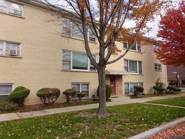 Foto del edificio - 5600 W Berenice Ave