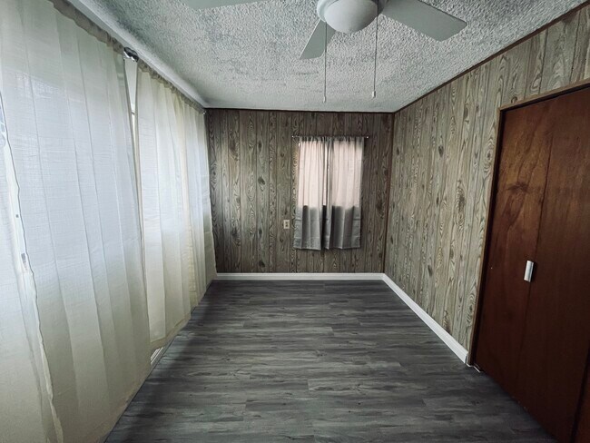 The Bedroom - 2371 Edgewater Ter