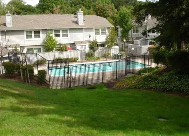 Foto del edificio - 788 Center Ave