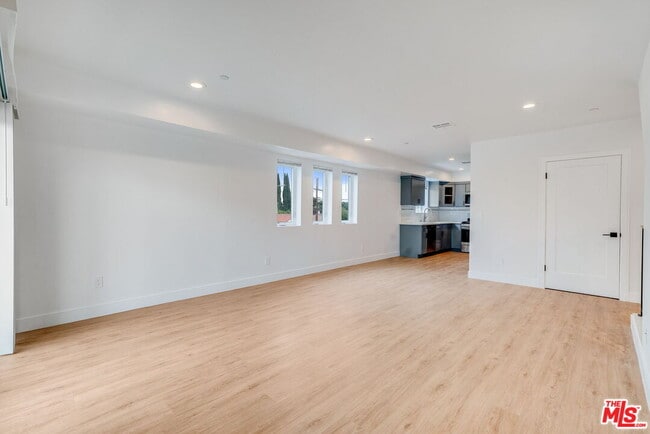 Building Photo - 1802 1/2 S Highland Ave