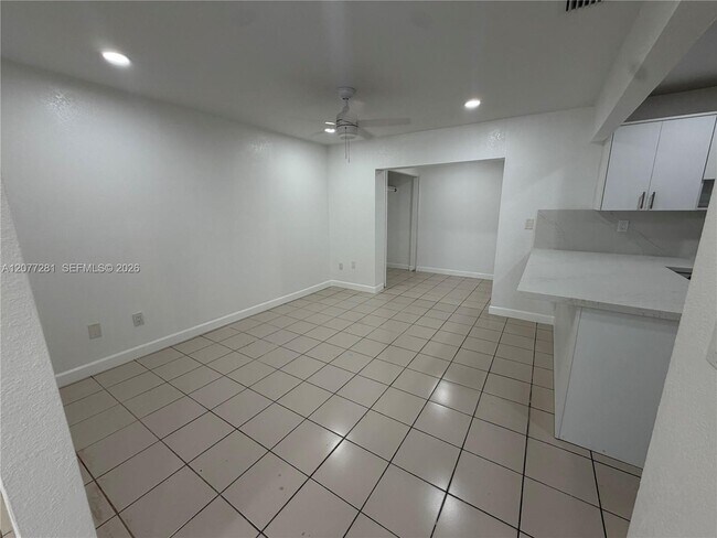 Foto del edificio - 9986 SW 2nd St