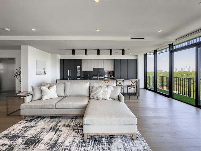 Foto del edificio - 2406 Tangley St
