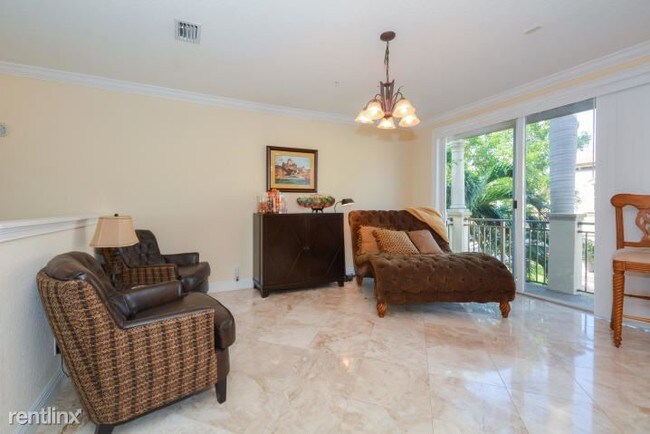 Building Photo - 4 br, 3.5 bath Townhome - Waterside Village