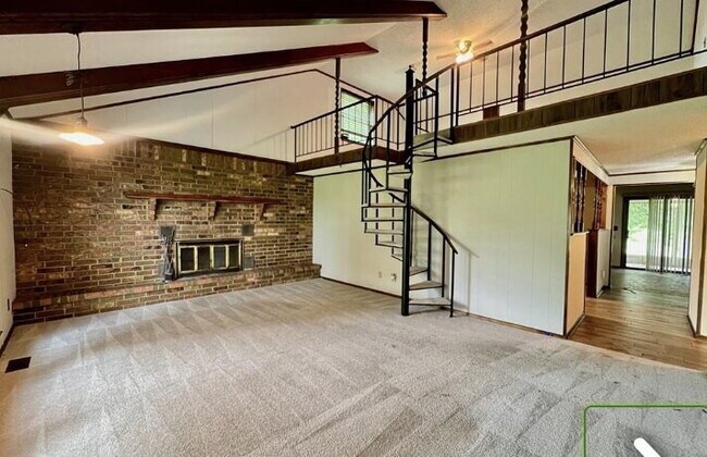 Building Photo - "Charming 3-Bedroom Haven with 2 Baths and 2350 Sq. Ft. of Spacious Living in Springdale!"