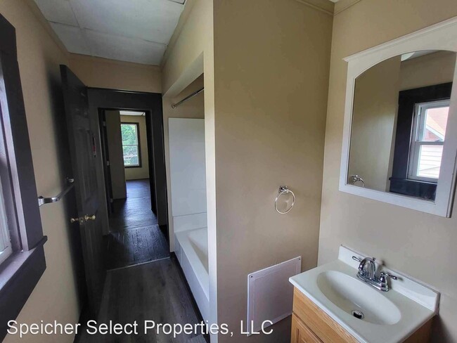 Building Photo - 3 br, 1 bath House - 356 Ihmsen Avenue