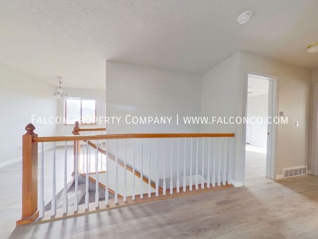Foto del edificio - 5982 Corinth Dr