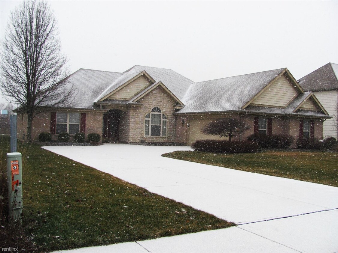 2826 Parkwood Dr, Troy, OH 45373 House Rental in Troy, OH