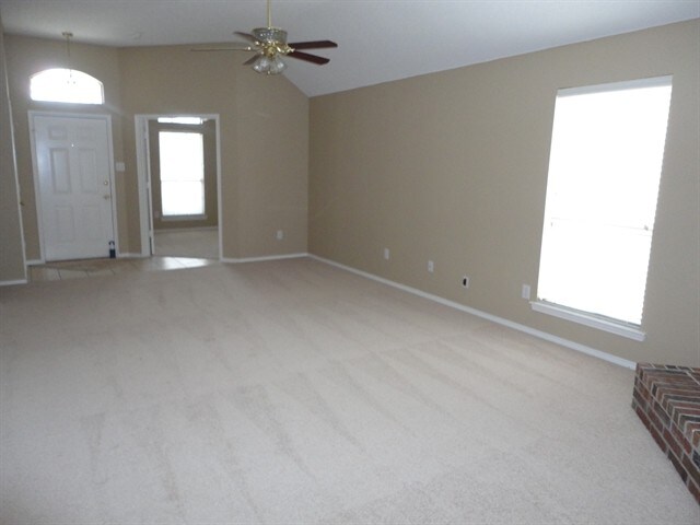 Foto del edificio - 3707 Sycamore Ln