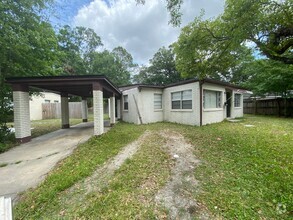 Building Photo - 5811 Geranium Rd