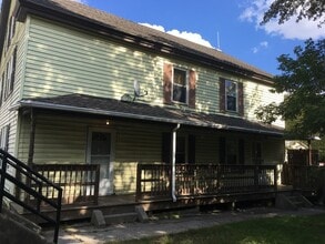 Building Photo - 227 Main St