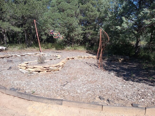 Foto del edificio - COZY HOME IN THE BEAUTIFUL TOWN OF TIJERAS | Showings available NOW!!