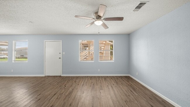 Foto del edificio - 12033 18th St