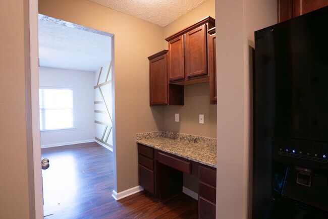 Foto del edificio - 825 Lower Park Pl