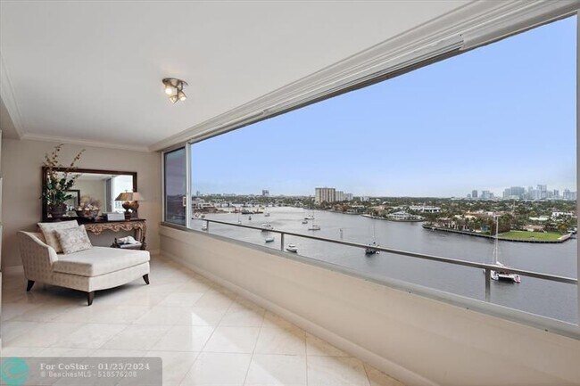 Foto del edificio - 215 N Birch Rd