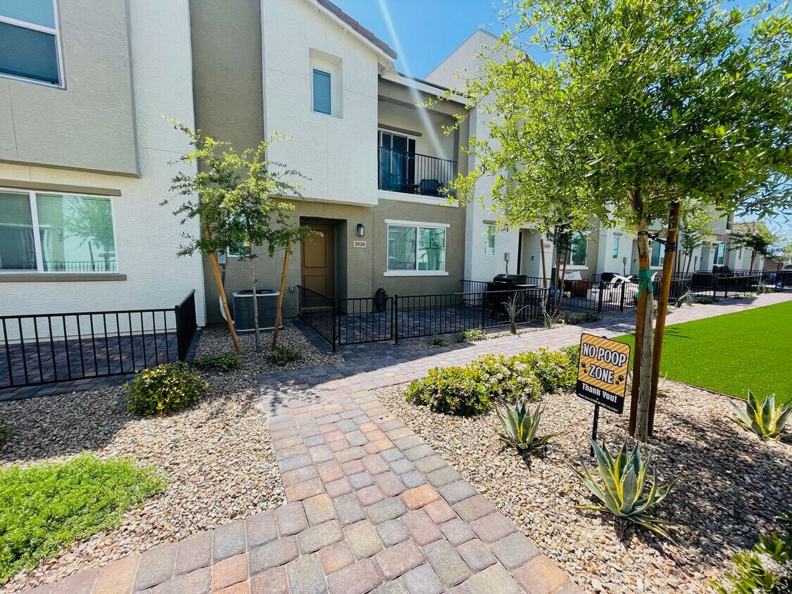 Primary Photo - Coming Soon: Spacious 3 Bd, 2Bath Open Con...
