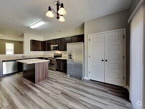 Building Photo - 229 Haywood Ln