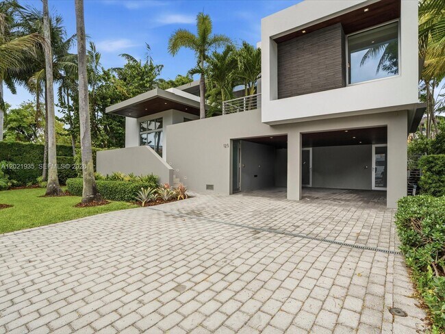 Foto del edificio - 125 Hampton Ln