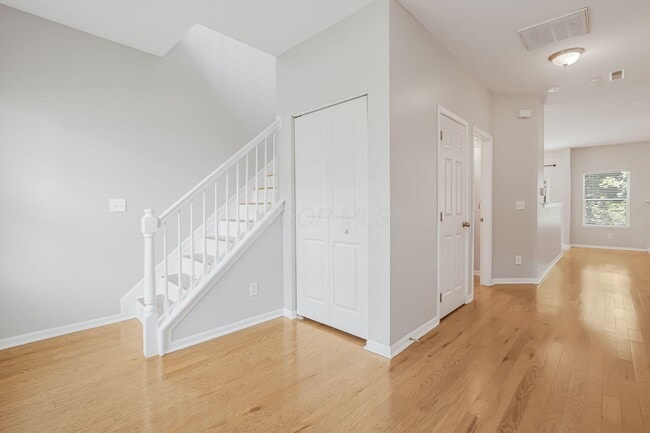 Building Photo - 1267 Grove Dr