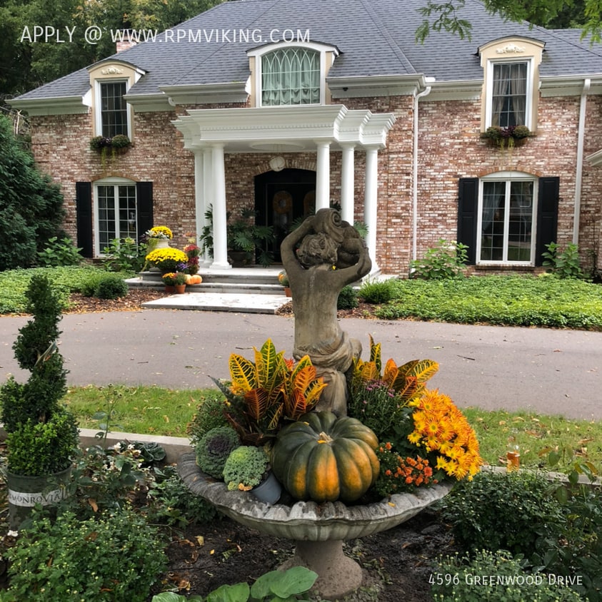 Primary Photo - Luxury 5 Bed 4 Bath Home. Available Octobe...