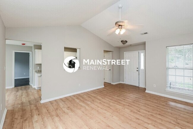 Building Photo - 3 Bedroom Pet-Friendly Home in Charlotte, NC with Main Street Renewal