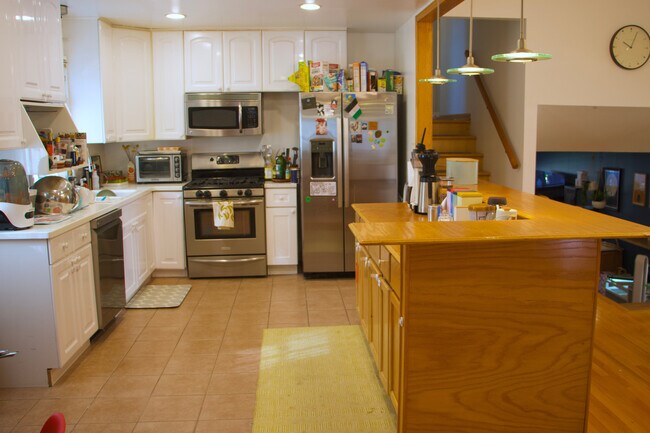Foto del edificio - 9910 Crawford Ave