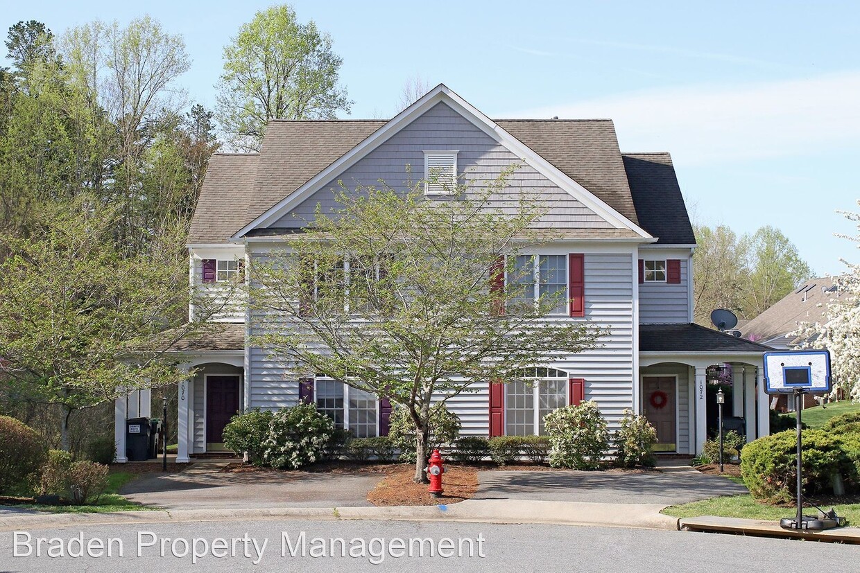 Primary Photo - 3 br, 2.5 bath House - 1070 Bristlecone Lane