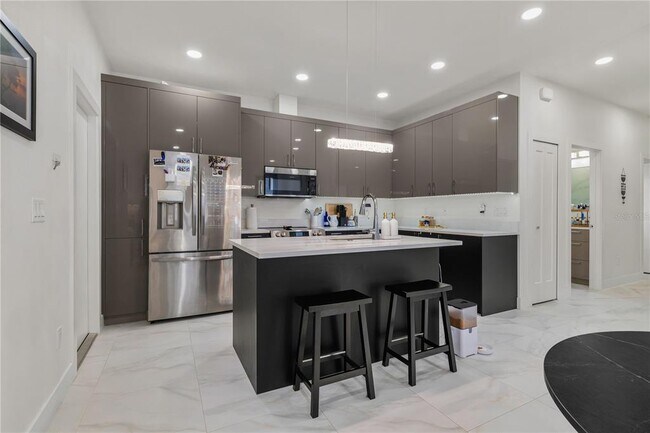 Foto del edificio - 4106 N Thatcher Ave