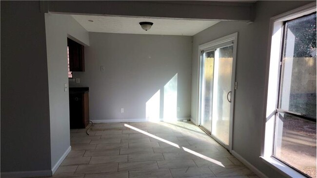 Building Photo - 2357 Landings Ct