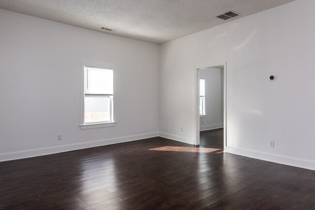 Foto del edificio - 679 Terry St SE