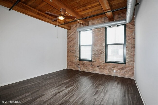 Building Photo - 1455 S State St
