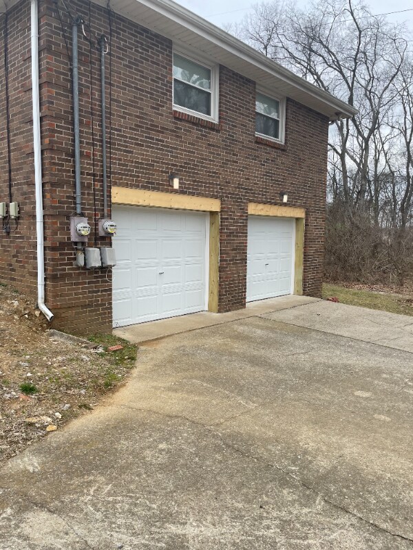 Building Photo - 607 Gailwood Ln