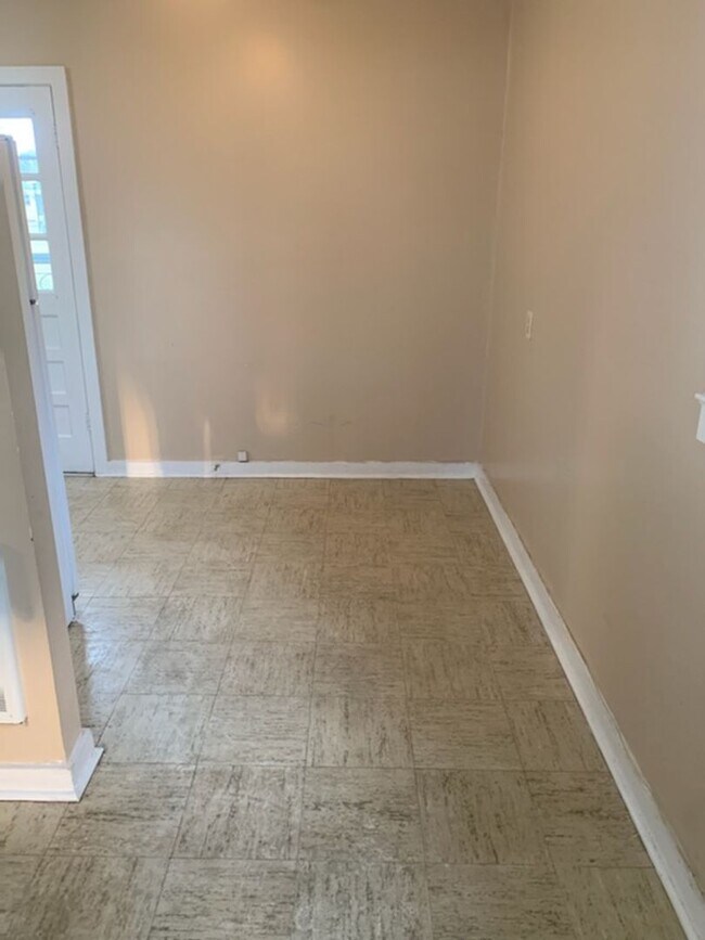 Foto del edificio - Cozy and Affordable 1-Bedroom Apartment