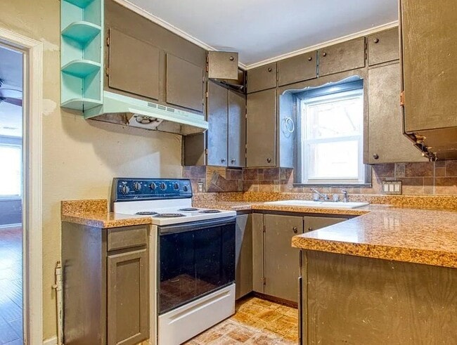 Foto del edificio - 813 N Burford Ave