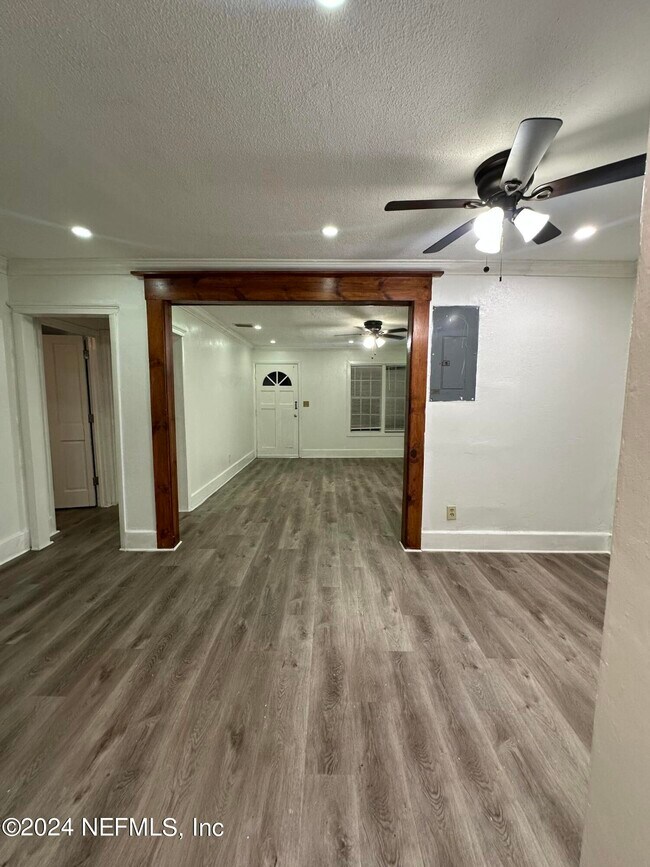 Foto del edificio - 5306 Potomac Ave