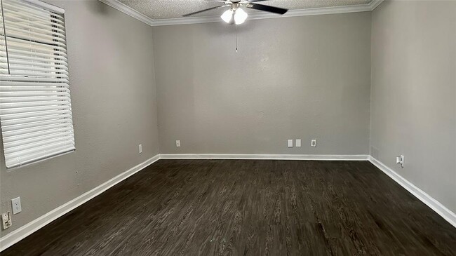 Building Photo - 5426 Menchaca Rd