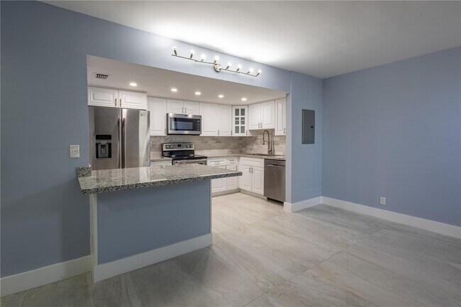 Foto del edificio - 20350 W Country Club Dr